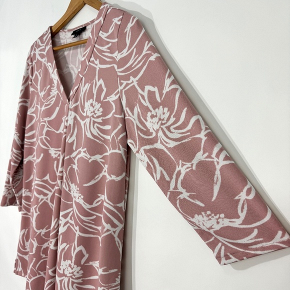 Alfani Women’s Size Medium Pink Floral Print V Neck Loose Fit Tunic Blouse - Picture 2 of 9